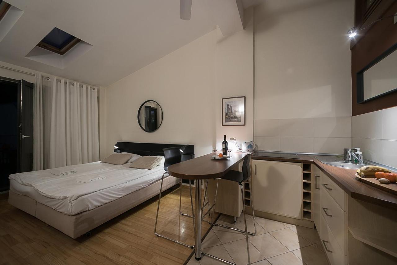 Main Square Studio With Terrace & Air Condition Krakau Exterior foto